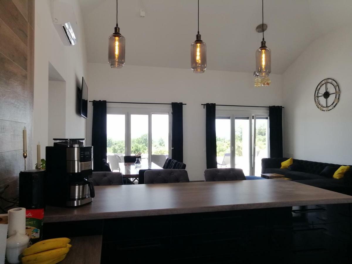 Villa Orao Kaštel Novi Eksteriør bilde