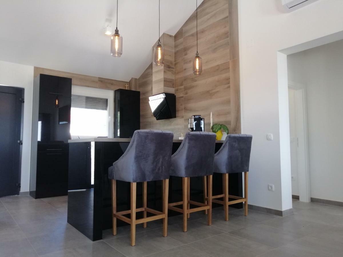 Villa Orao Kaštel Novi Eksteriør bilde