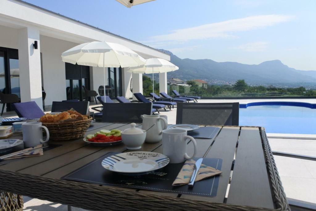 Villa Orao Kaštel Novi Eksteriør bilde